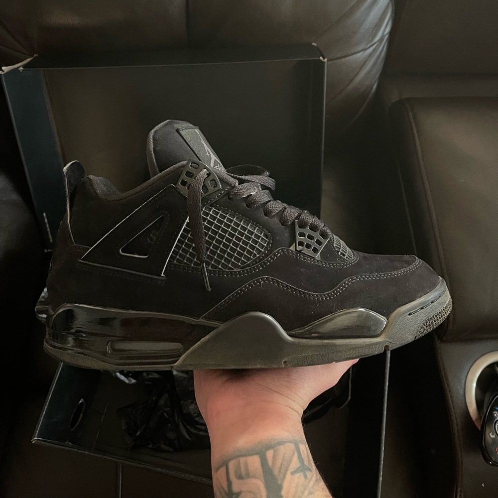 Jordan 4 Black cat